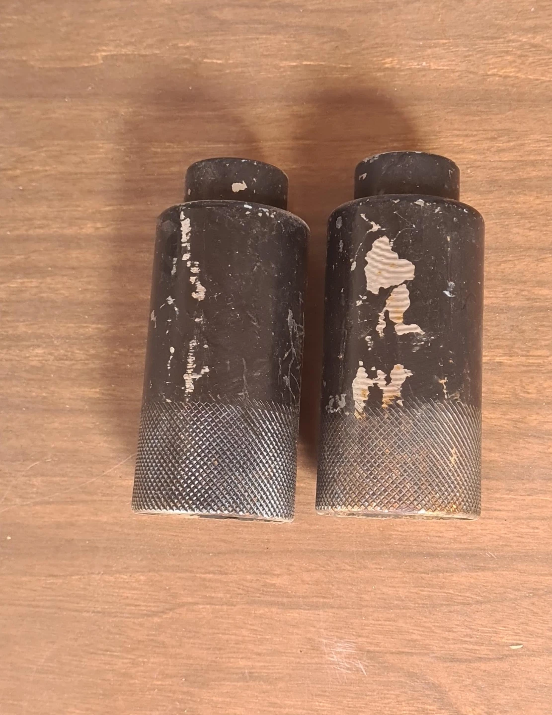 2 BMX bike pegs