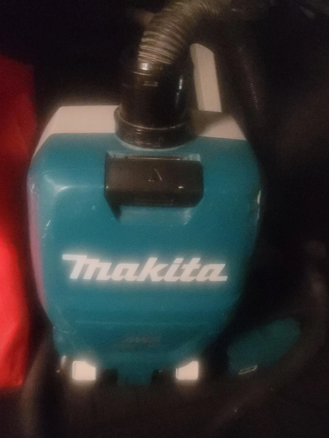 Makita Portable Vacuum