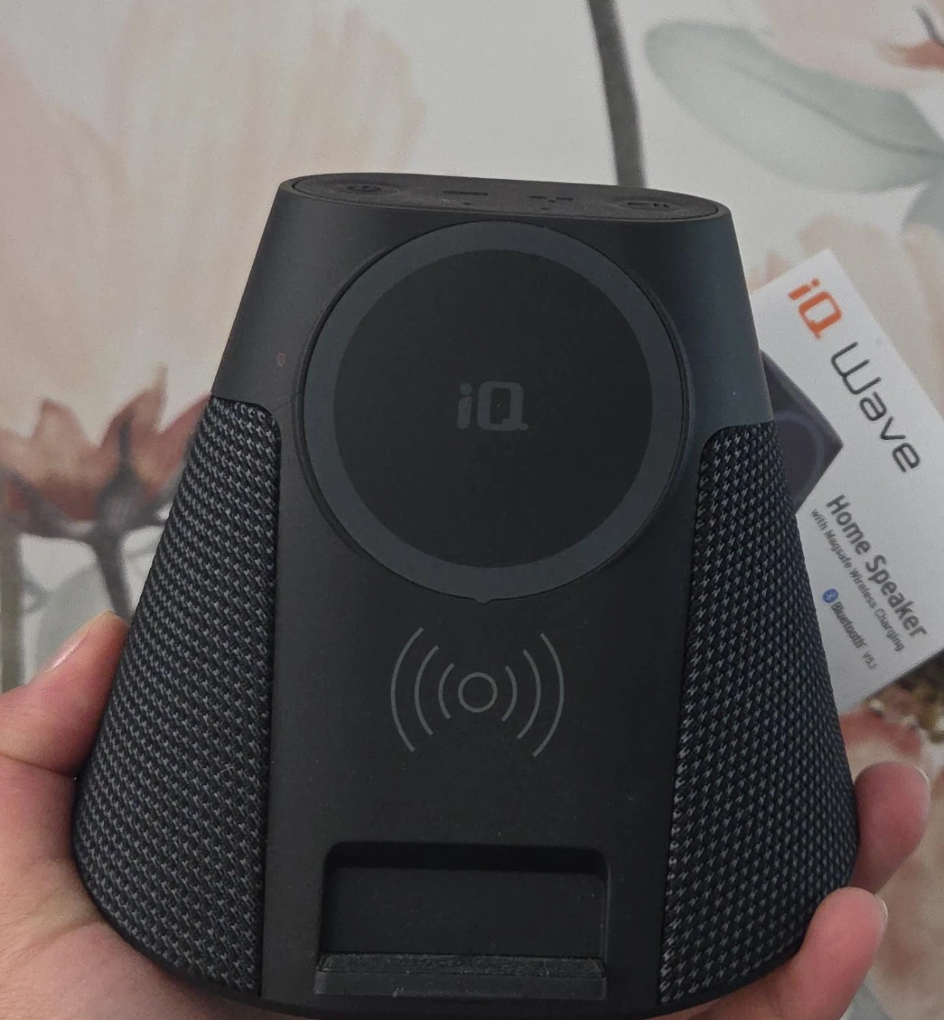 iQ Wave Home Speaker with Magsafe Wireless Charging
