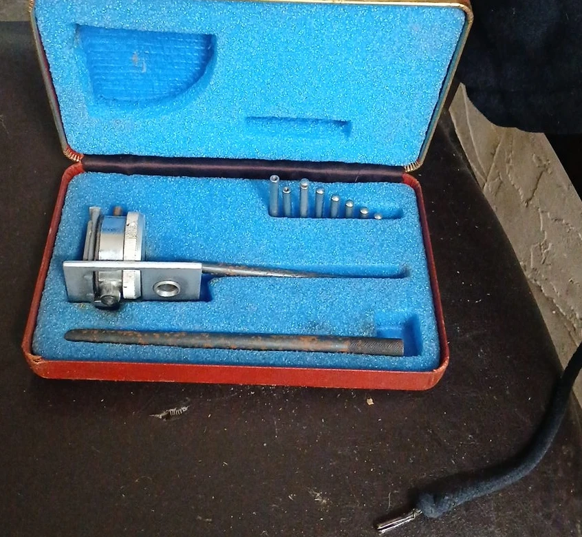 Central Inside Dial Gauge 2 1/2" - 6"
