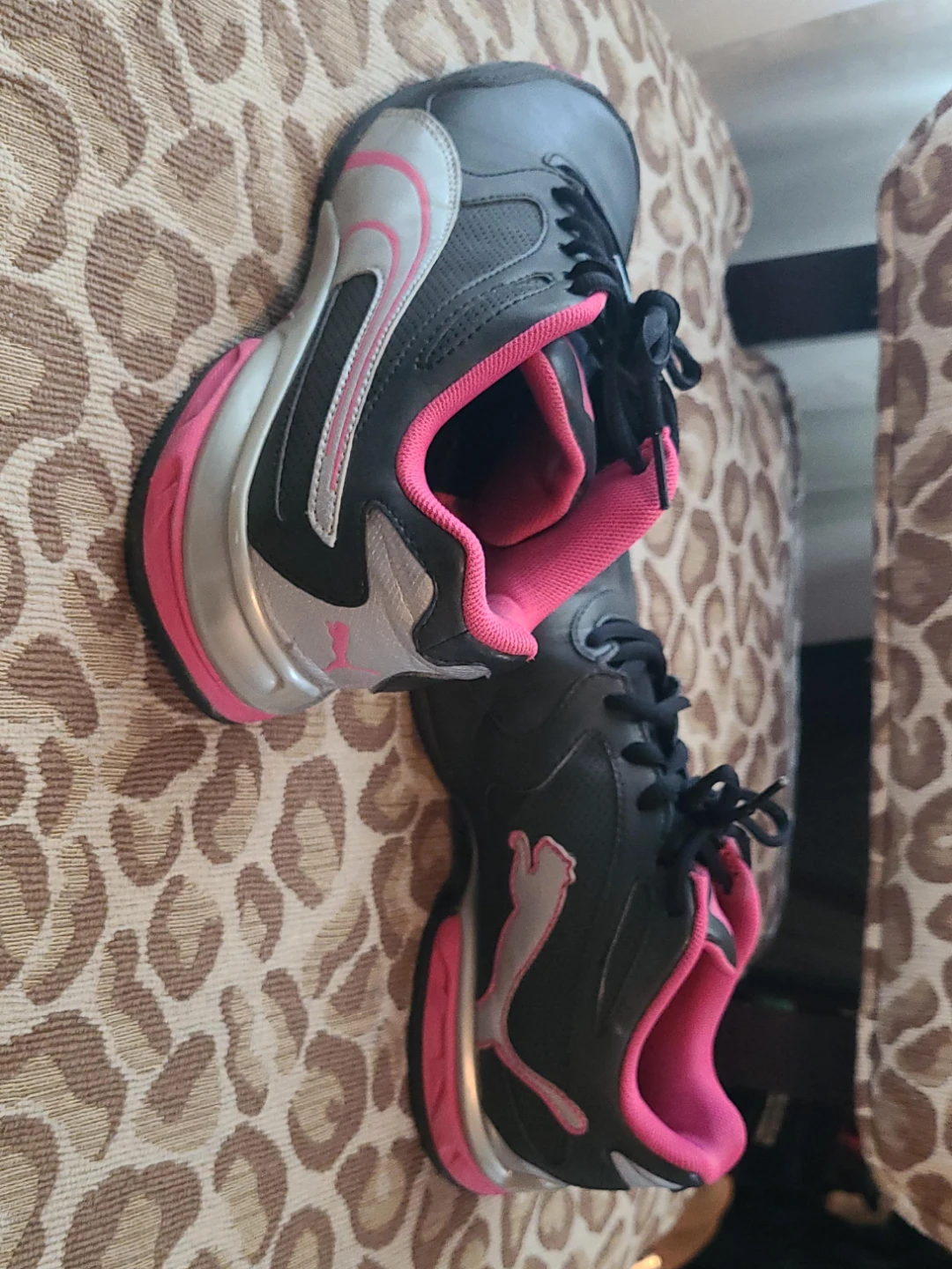 Puma Running Shoes - Black/Pink