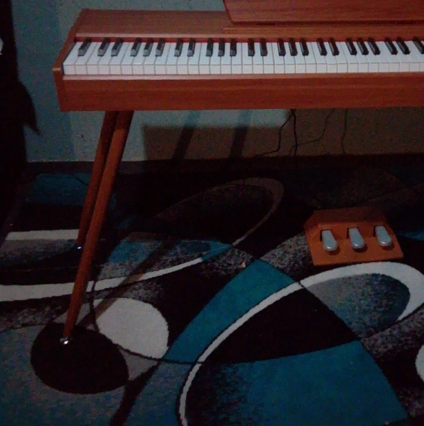 Digital Piano with Stand and Pedals