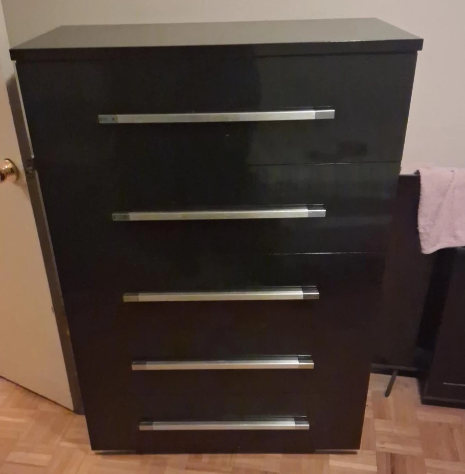 Black 5-Drawer Dresser