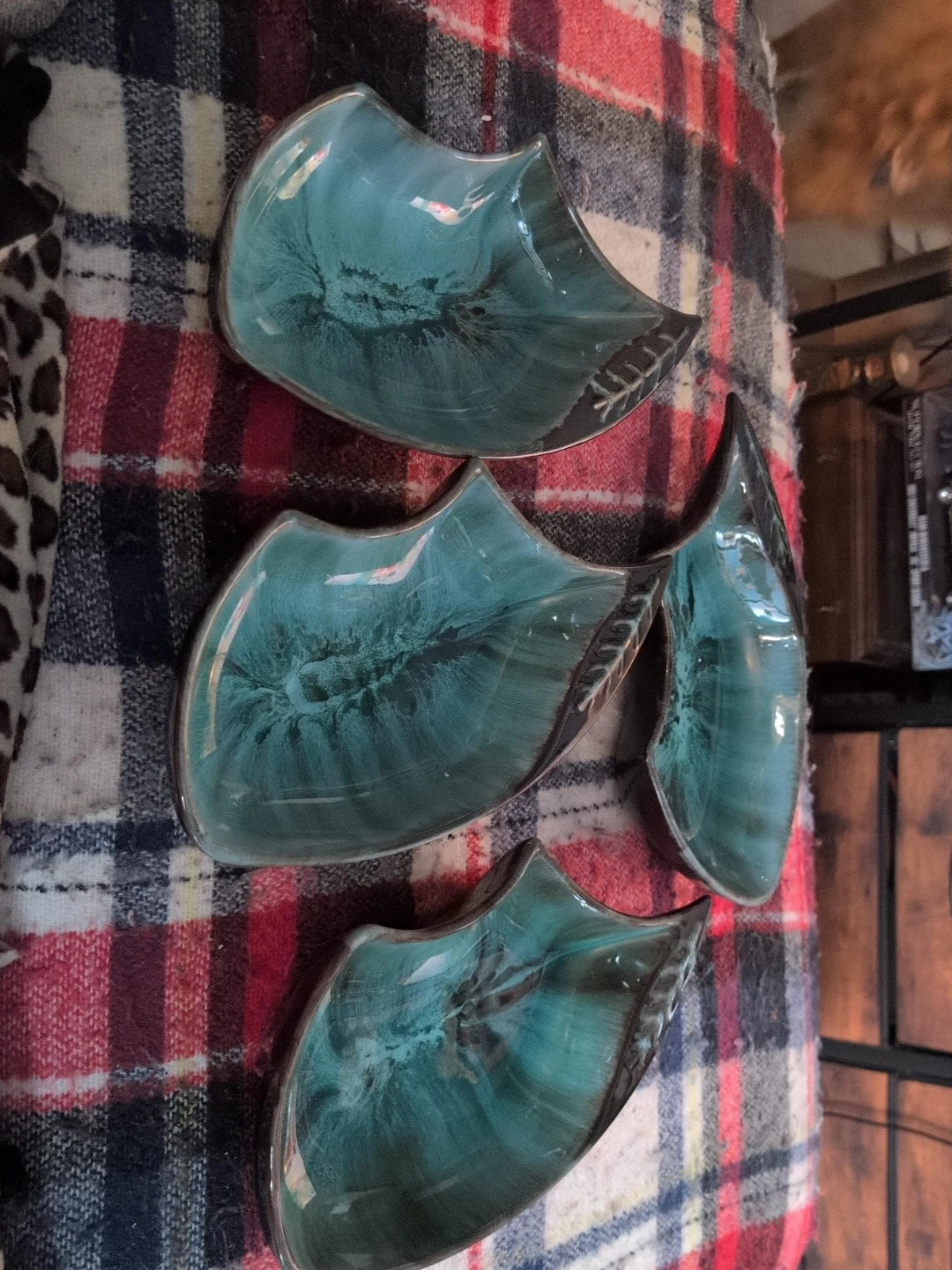 Set of 4 Teal Leaf-Shaped Serving Dishes