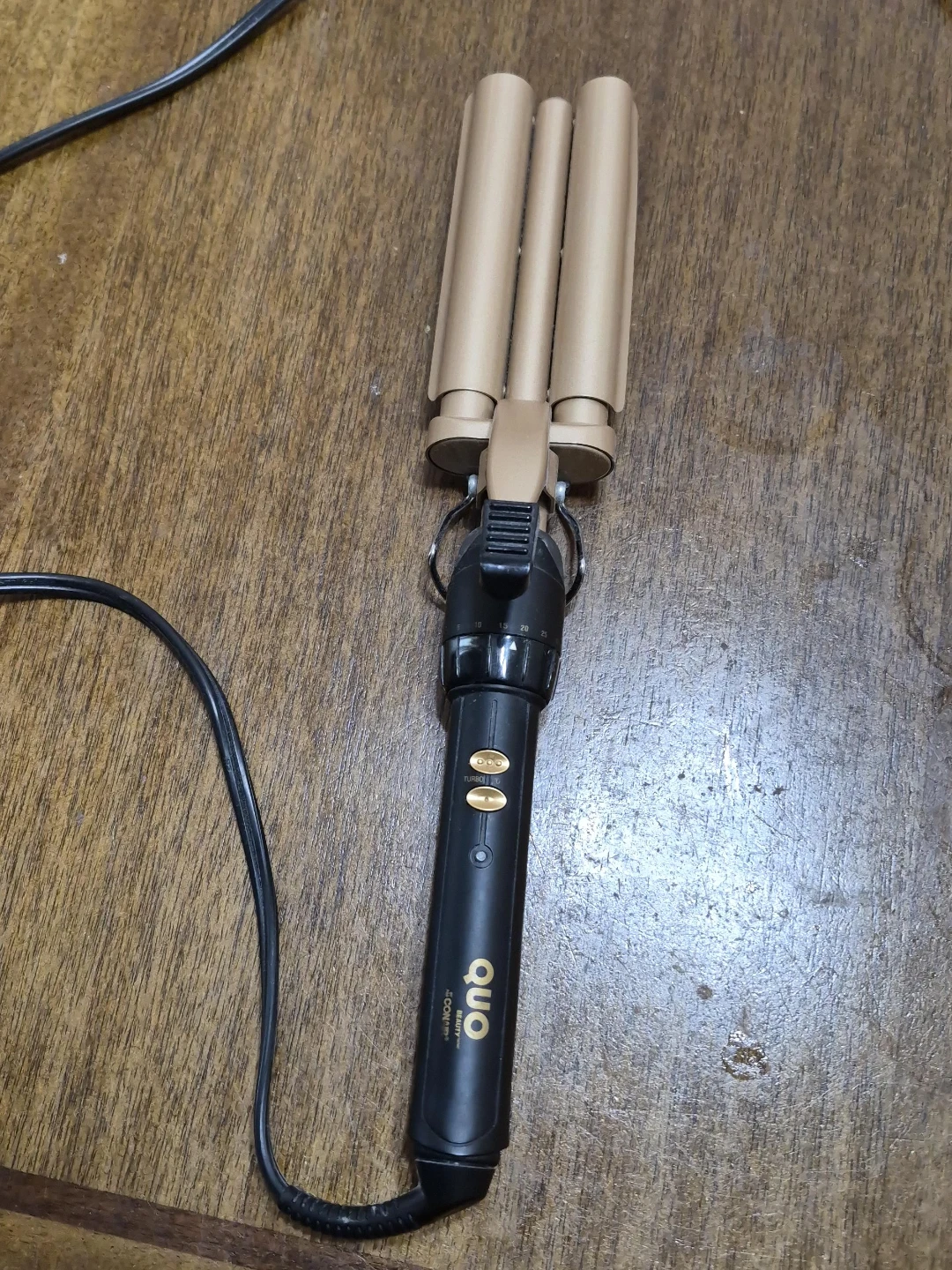 QUO "S" Curling Iron