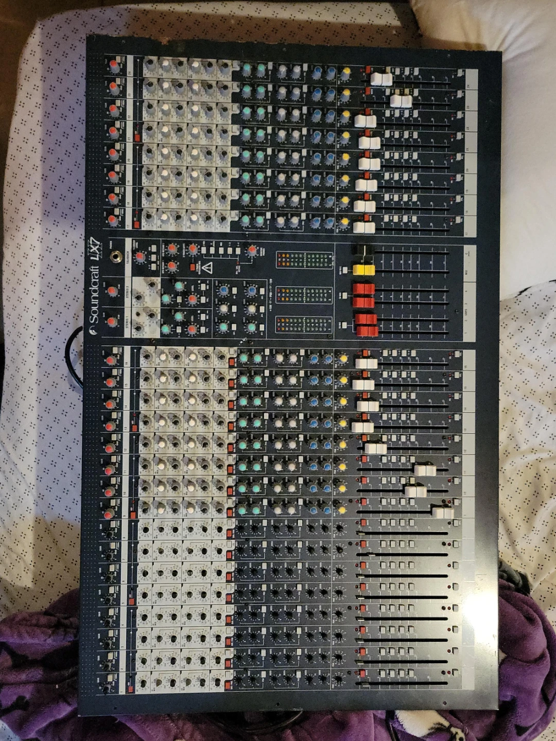 Soundcraft LX7 Mixing Console