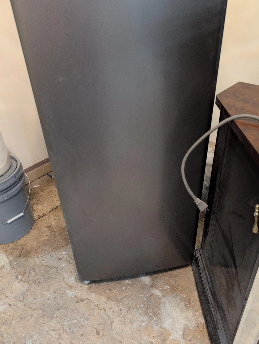Black Mini Fridge freezer cover broken