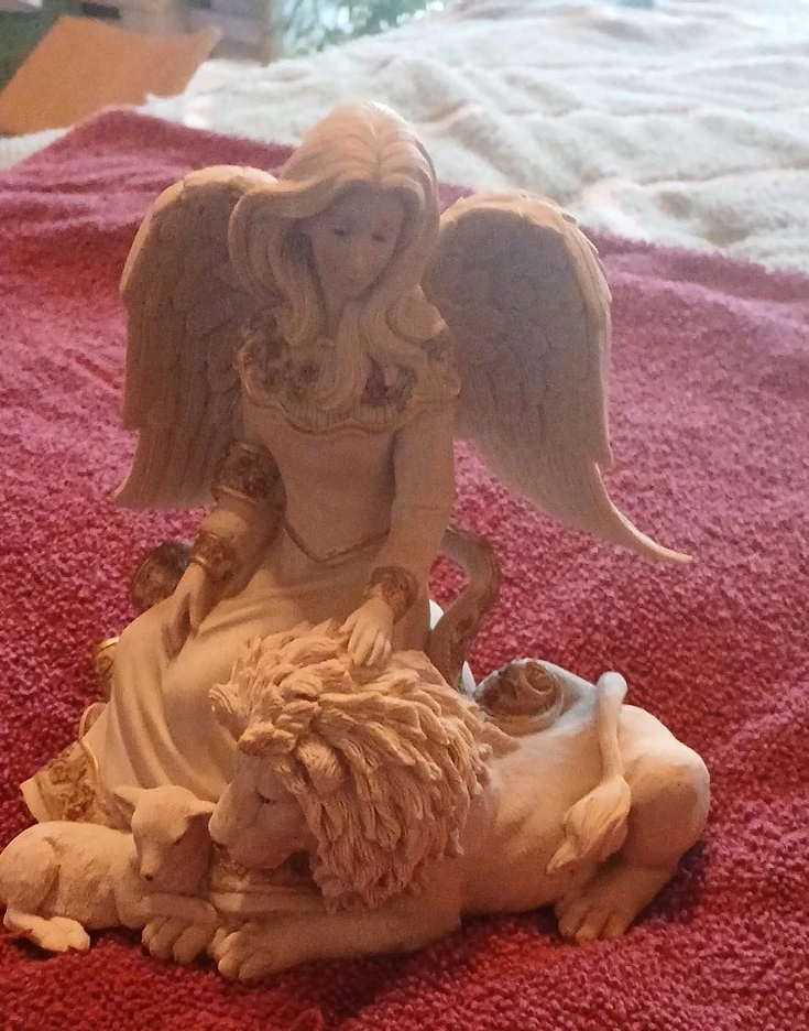 Angel with Lion and Lamb Figurine Musical