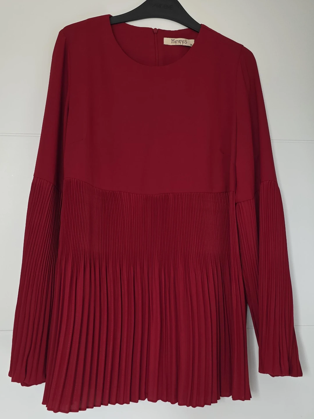 Hewes Pleated Long Sleeve Blouse - Red - Size M