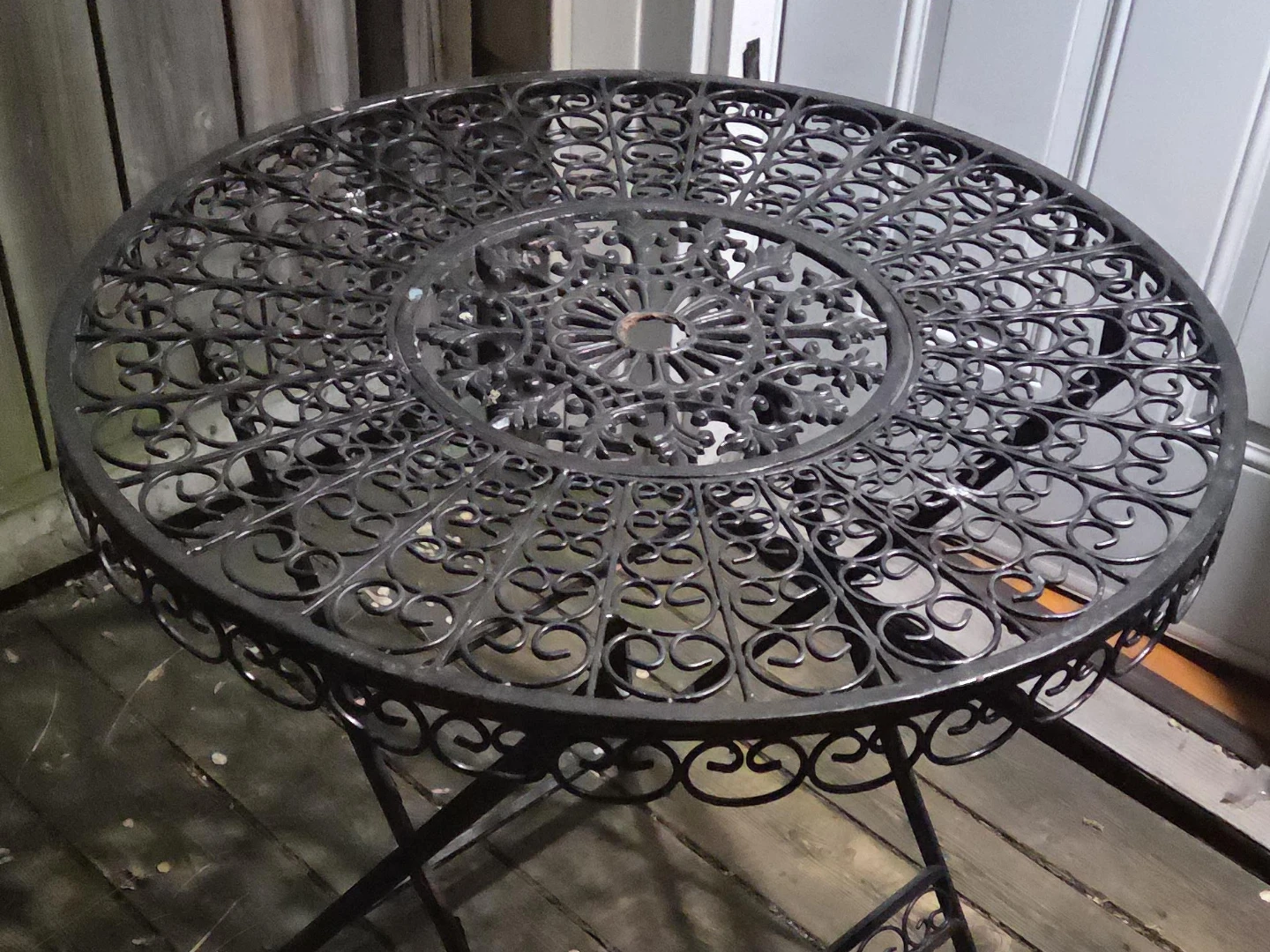 Black Metal Round Outdoor Table