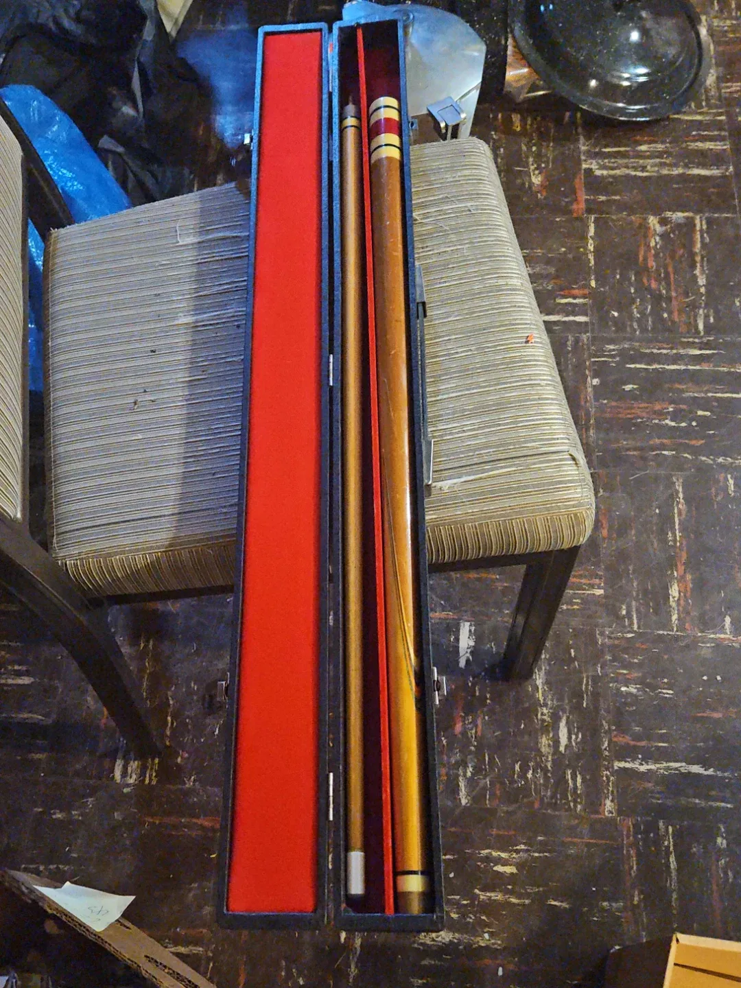Billiard Pool Cues with Case