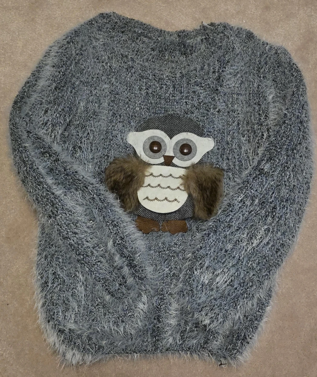 Grey fluffy sweater with owl appliqué