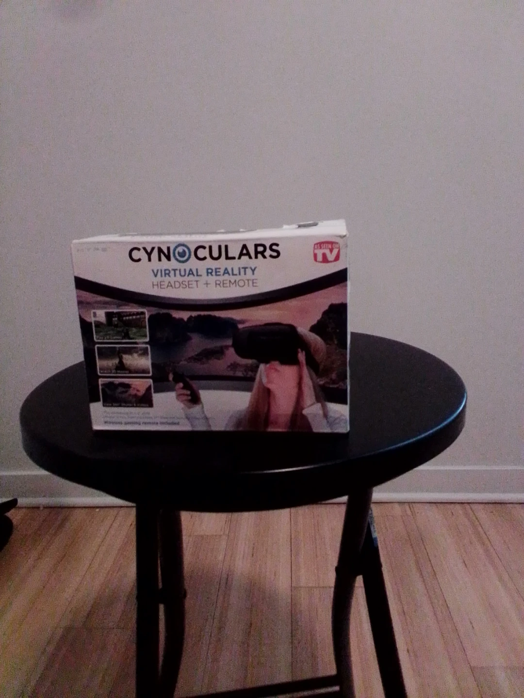 Cynoculars Virtual Reality Headset + Remote