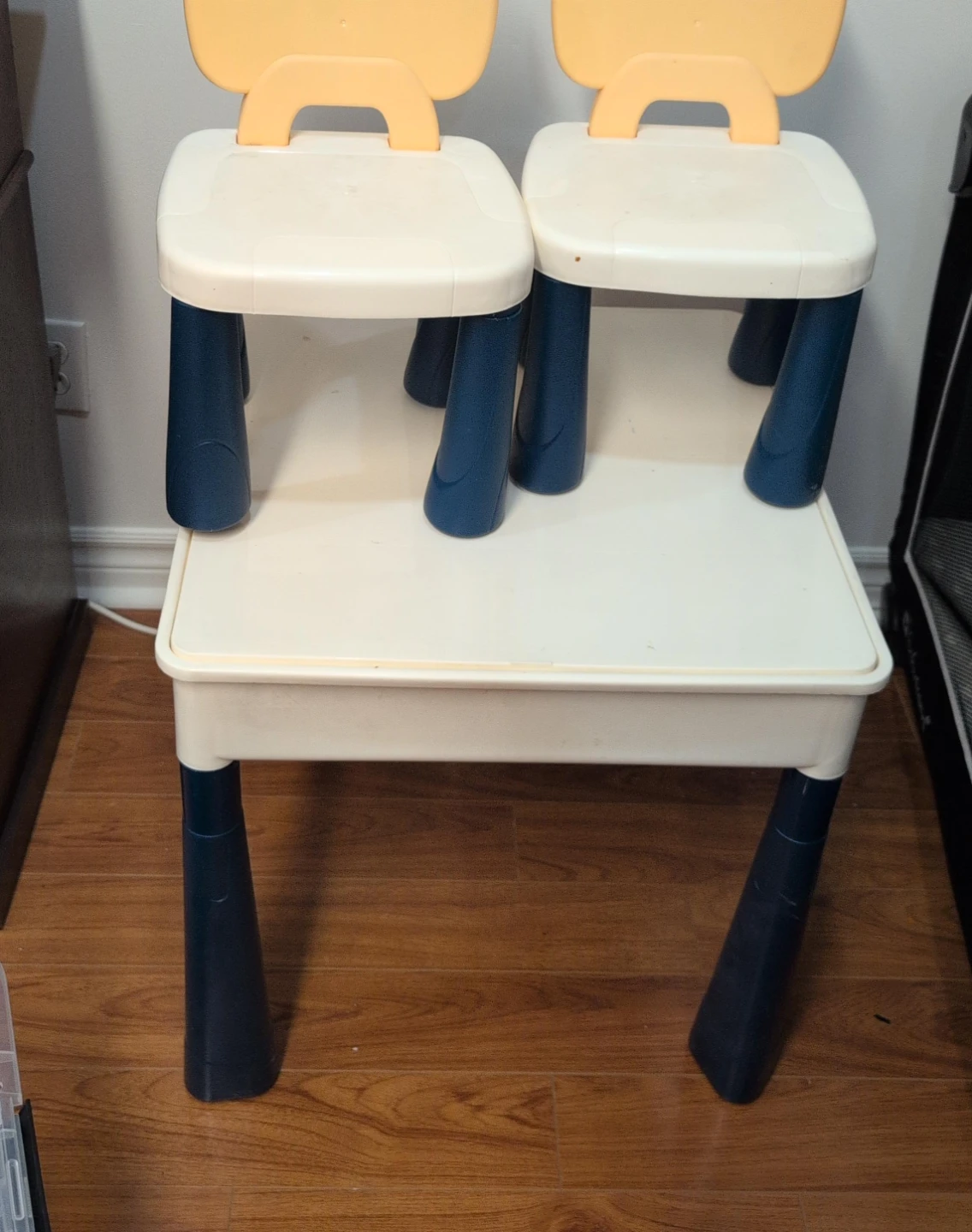 Kids Table and Chairs Set no LEGO