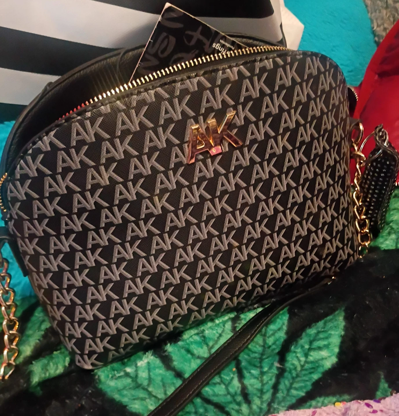 ⚽Anne Klein handbag with gold logo