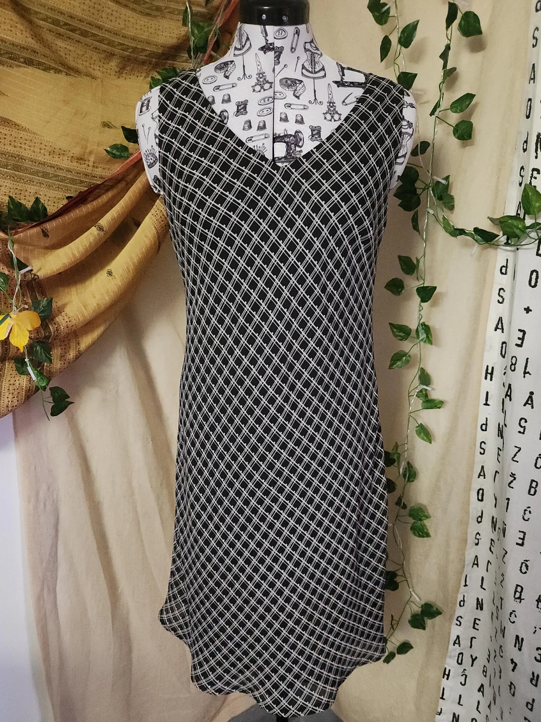 Women's Black and White Diamond Print Dress