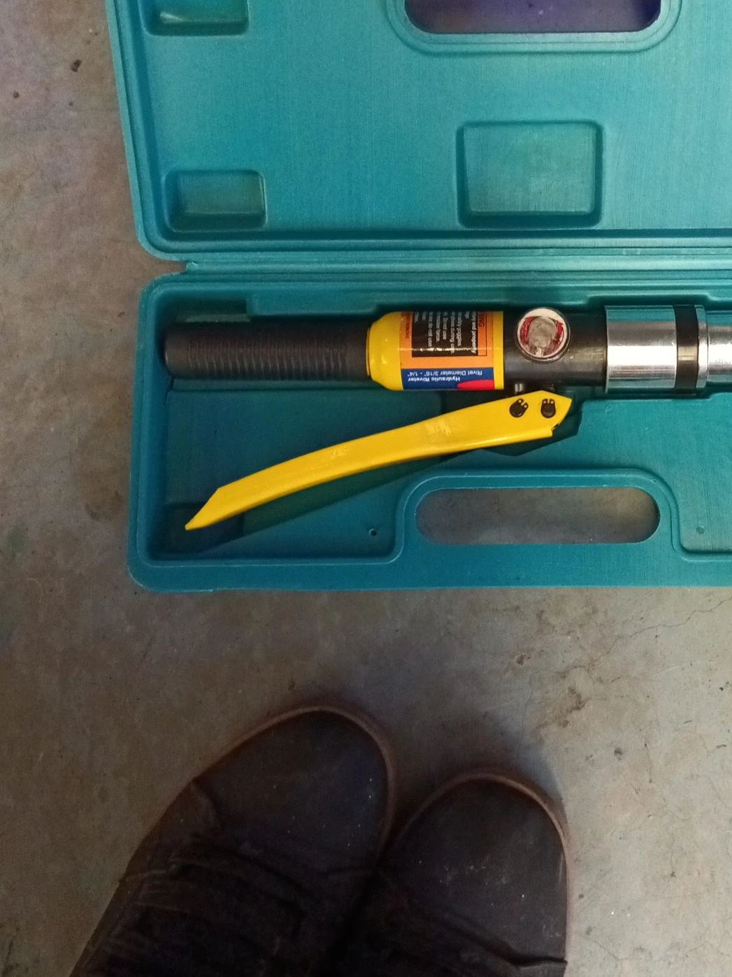 Performance Tool M680 Heavy Duty Hydraulic Riveter