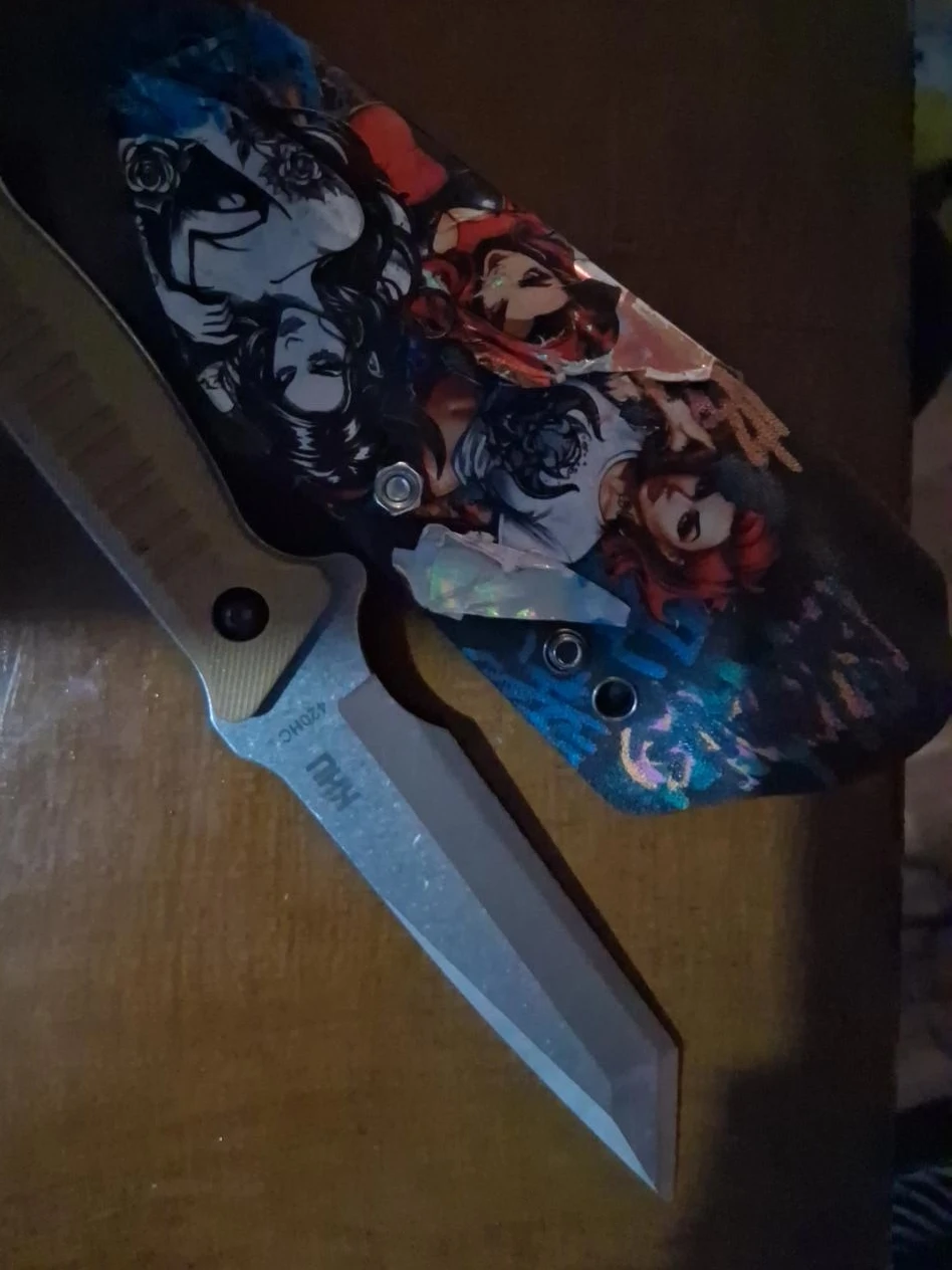 KHU Knife with Decorative Sheath