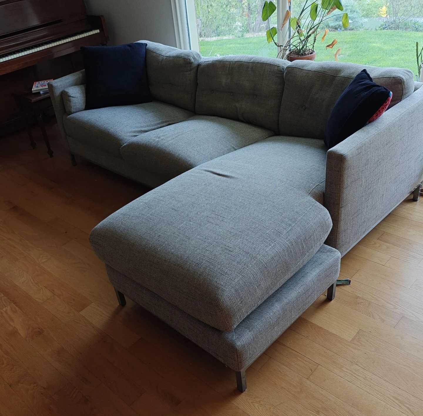 Sectional Sofa (Grey Fabric)