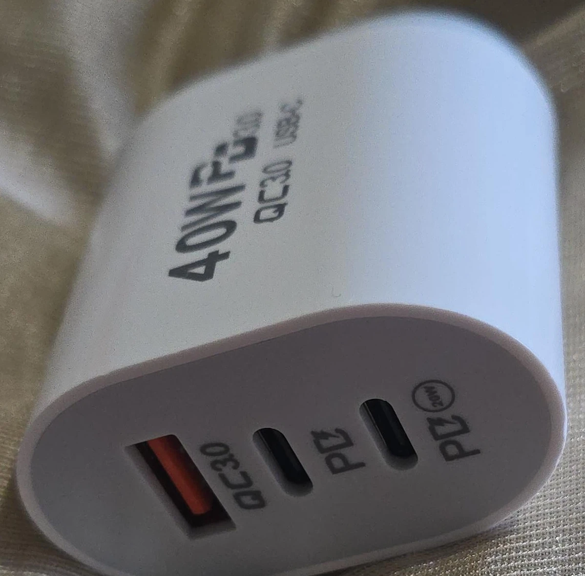 40W USB-C PD QC3.0 Fast Charger