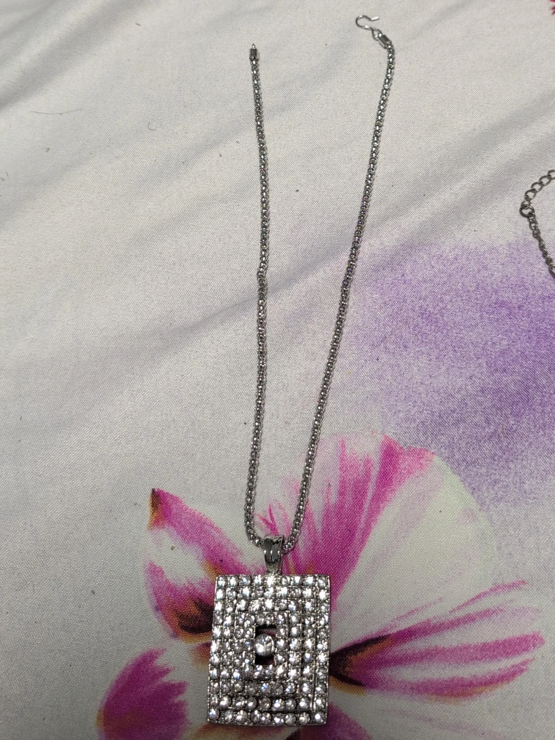 Sparkly Square Pendant Necklace
