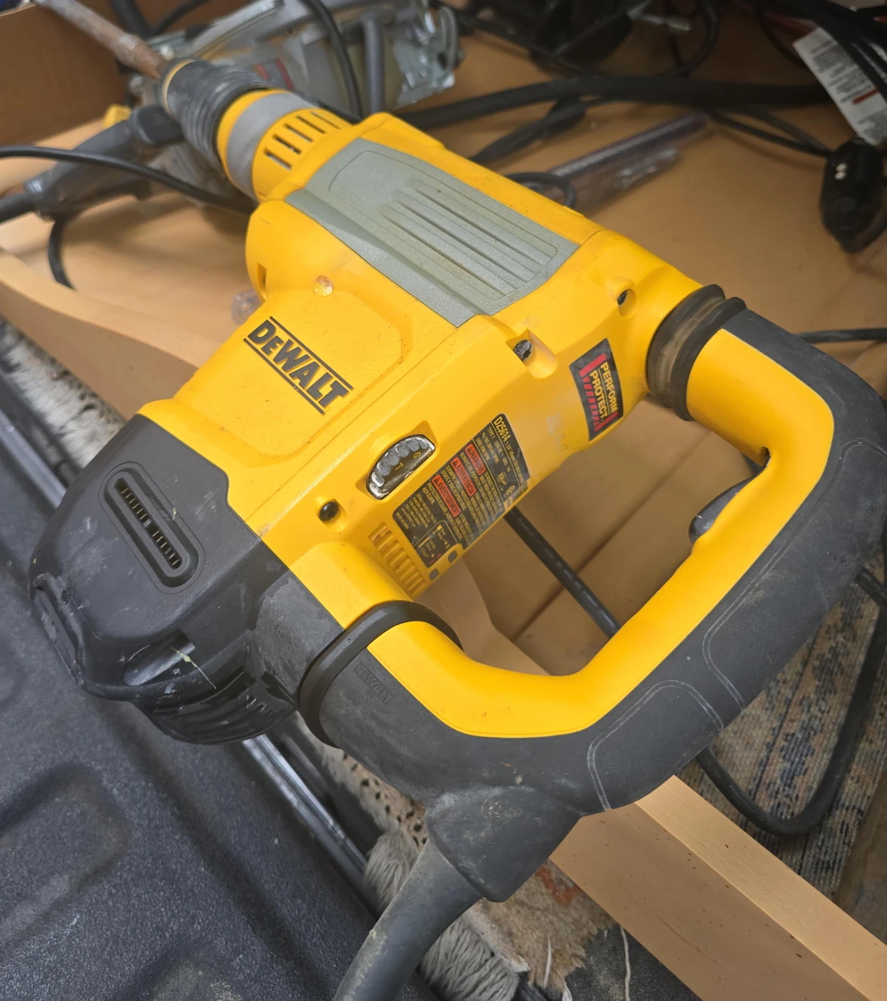 DEWALT D25614 Rotary Hammer
