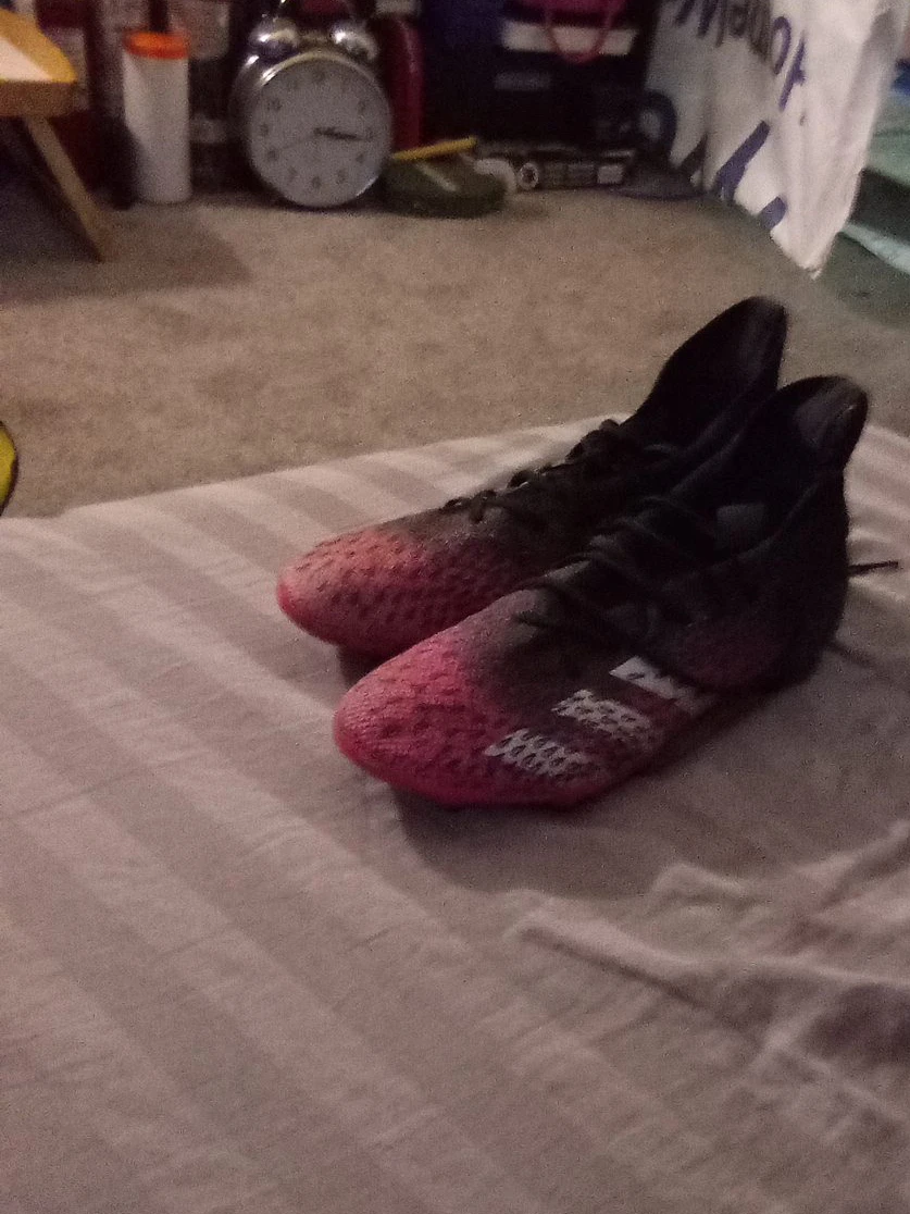 Adidas Predator Cleats - photo 4