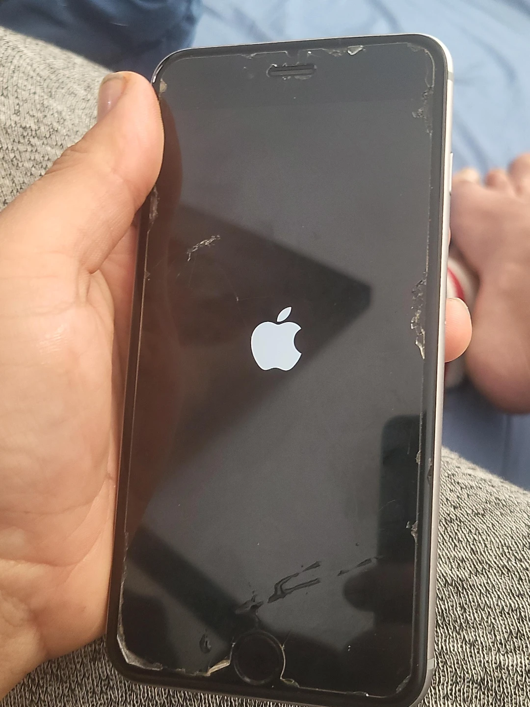 Apple iPhone 6s - Silver