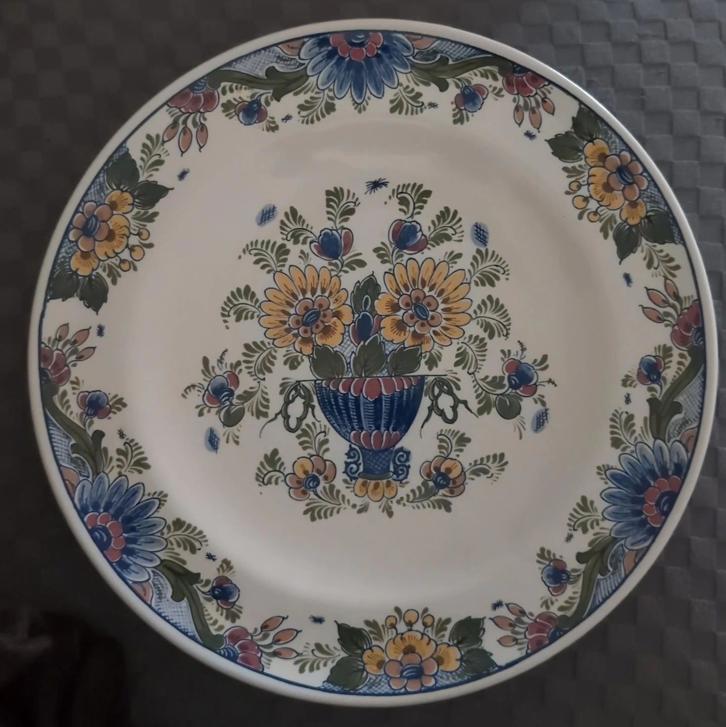 Regina Delft hand-painted decorative plate