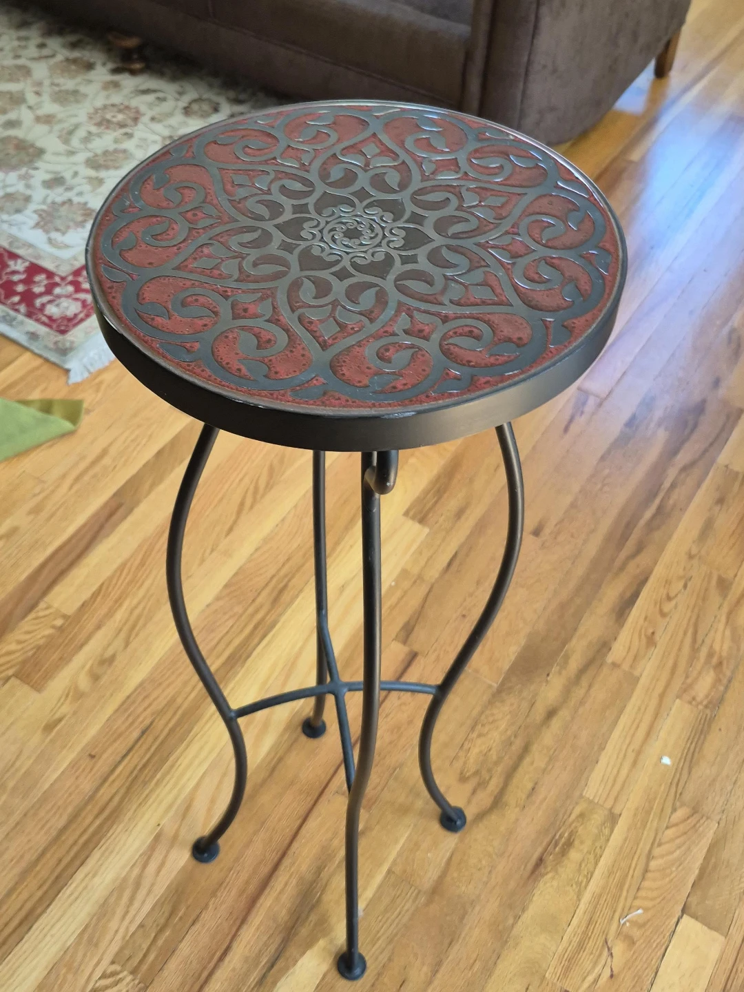 Round Decorative Accent Table/Plant Stand