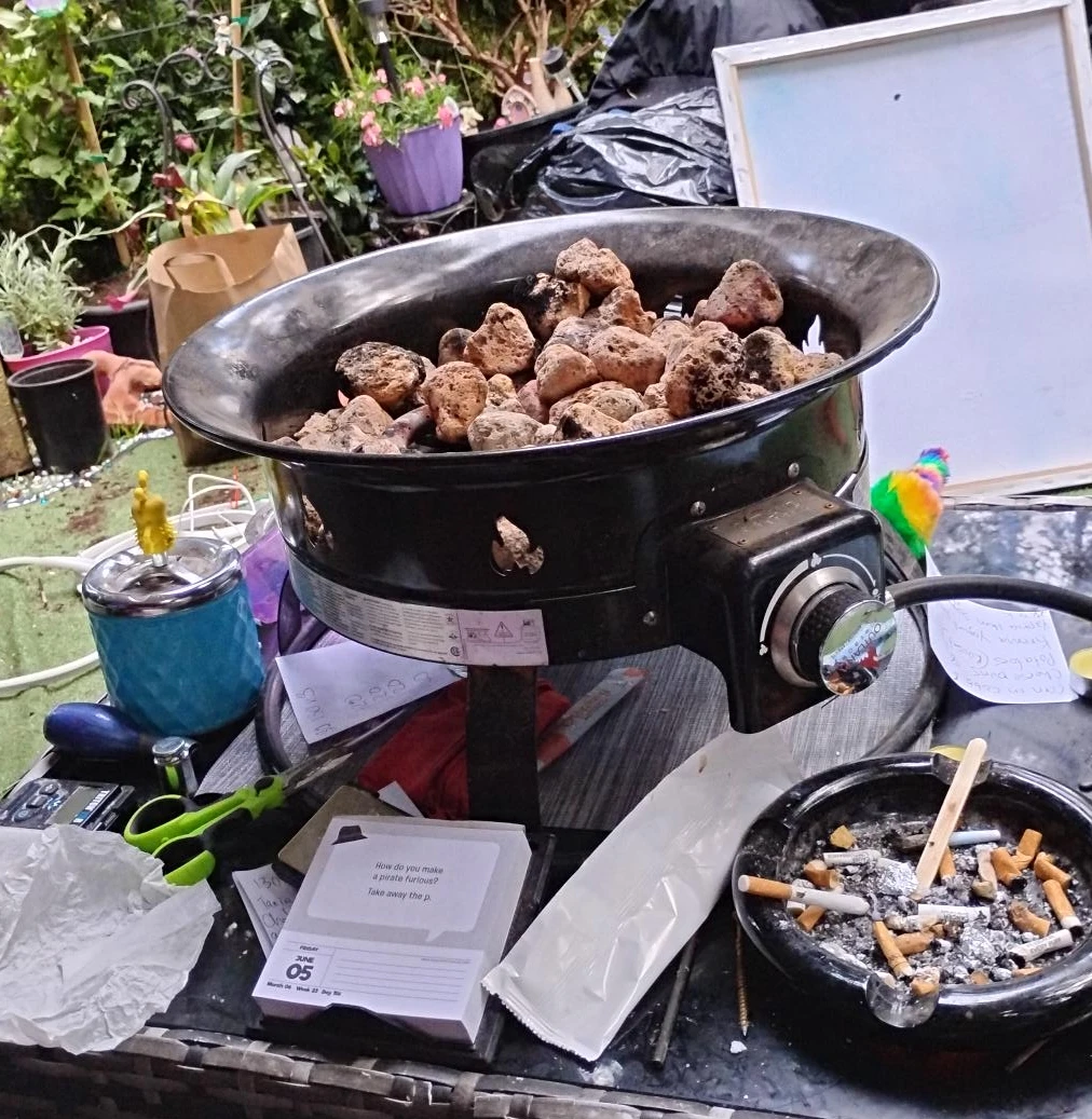 Portable Gas Burner with Lava Rocks