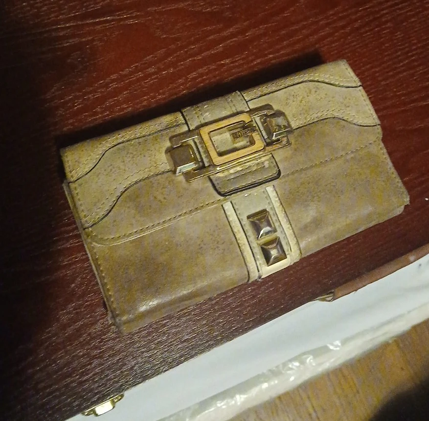 Guess Wallet