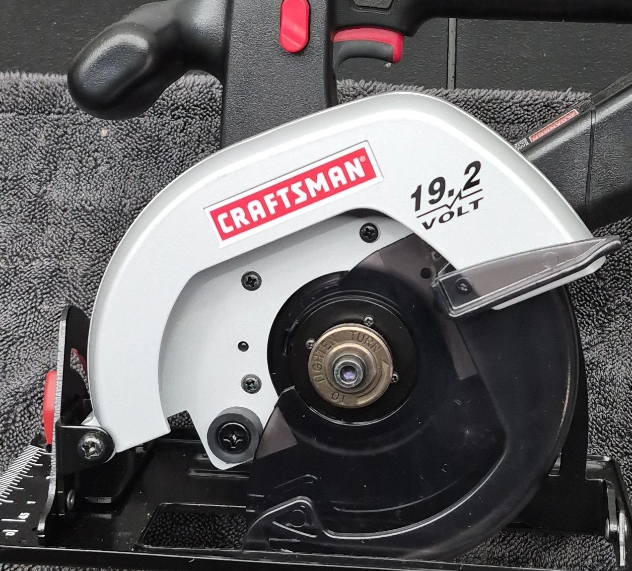 Craftsman 19.2 Volt Cordless Circular Saw