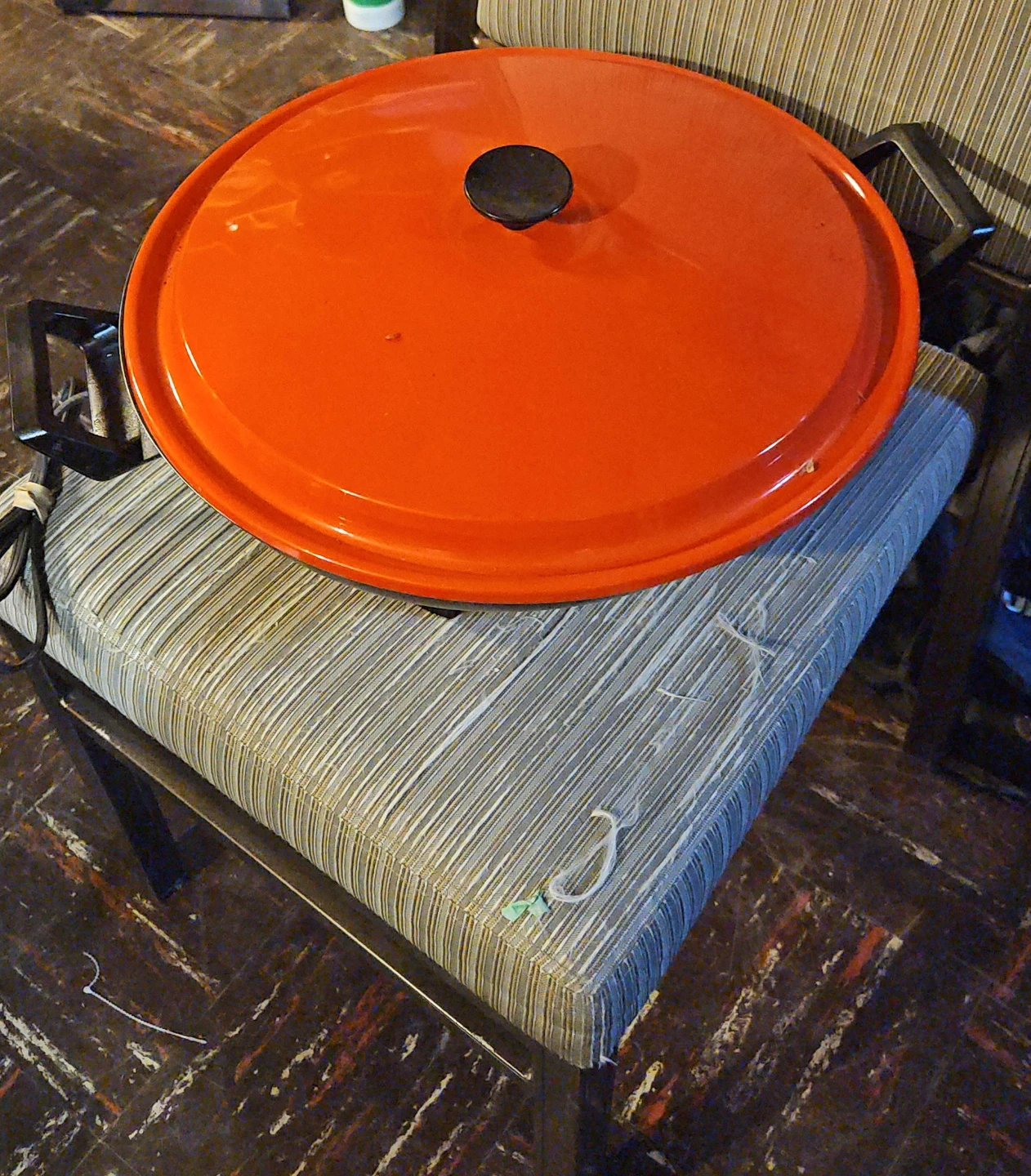 Electric Wok with Orange Lid