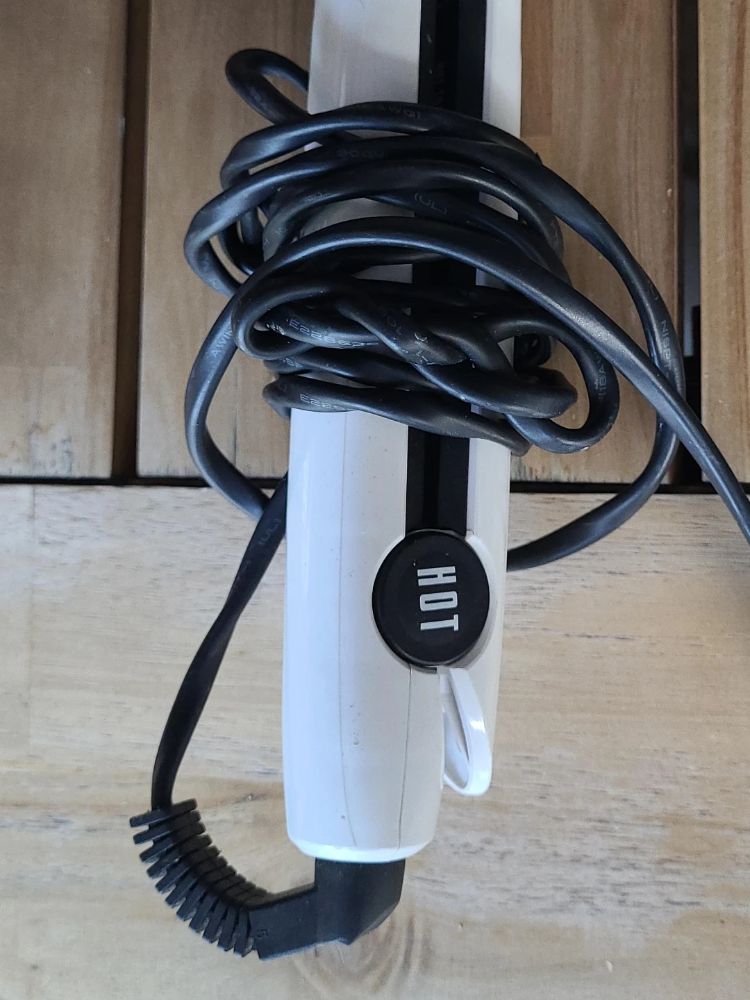 White and Black Hot Tools Curling Iron