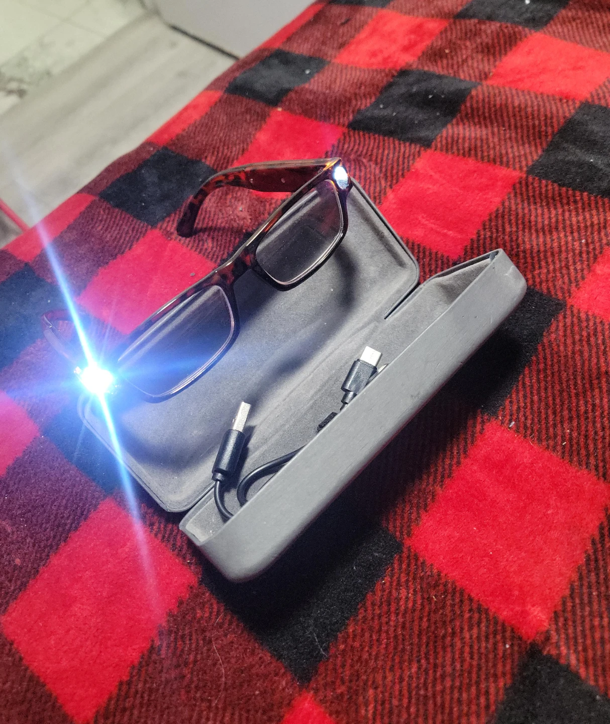 Reading Glasses with Built-in LED Lights and Case