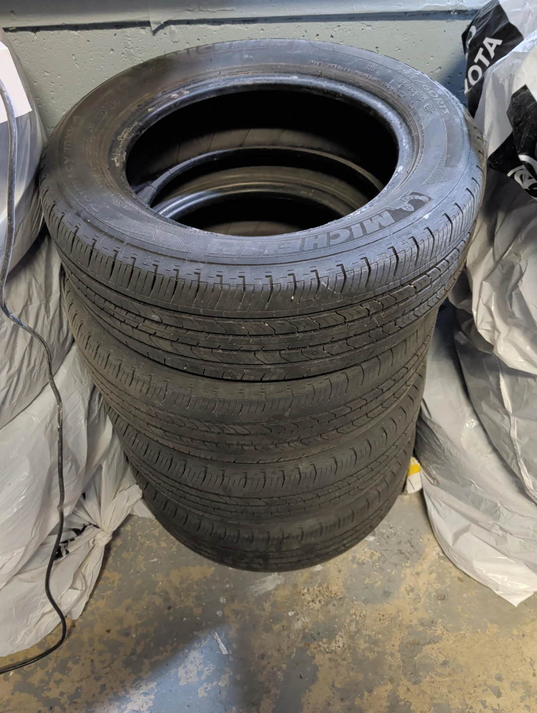 Michelin 195/60R15 88H Tires