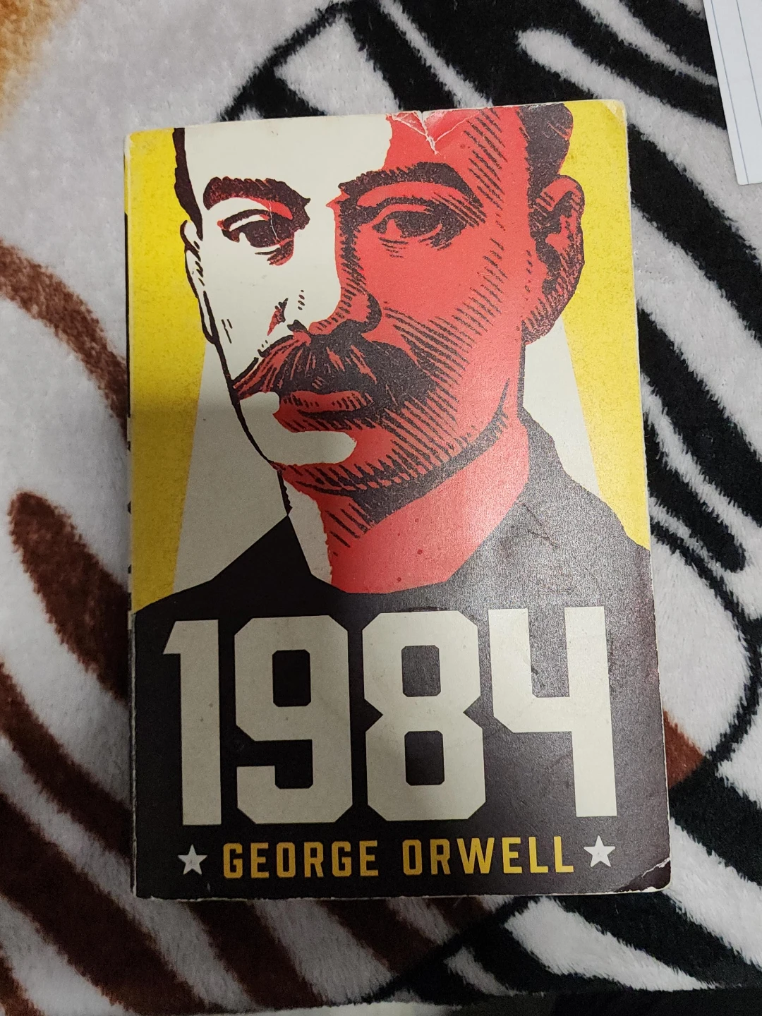 1984 by George Orwell Book