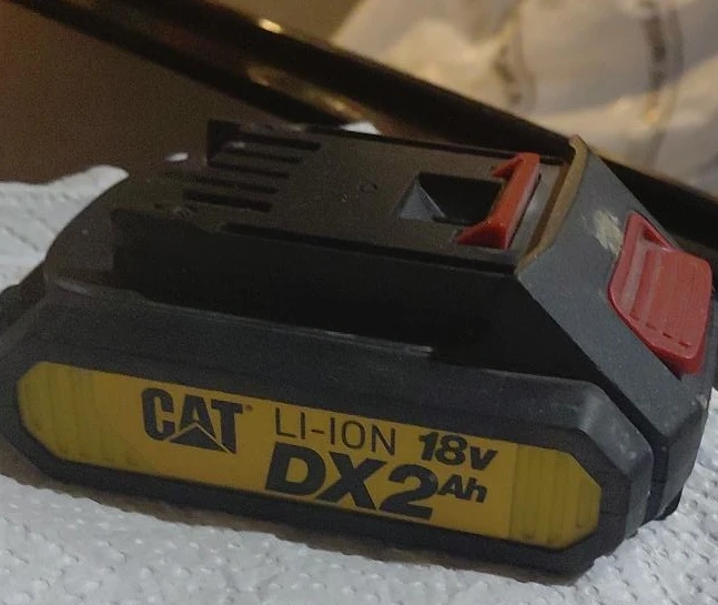 CAT 18V 2.0Ah Li-ion DX2 Battery