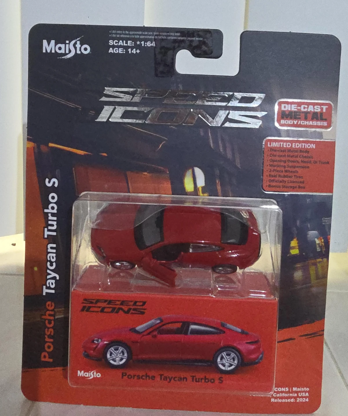 Porsche Taycan Turbo S Die-Cast Car 1:64 Scale