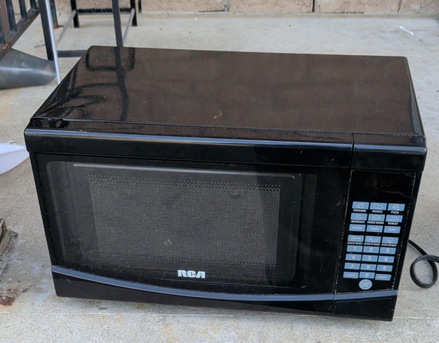 Black RCA Microwave