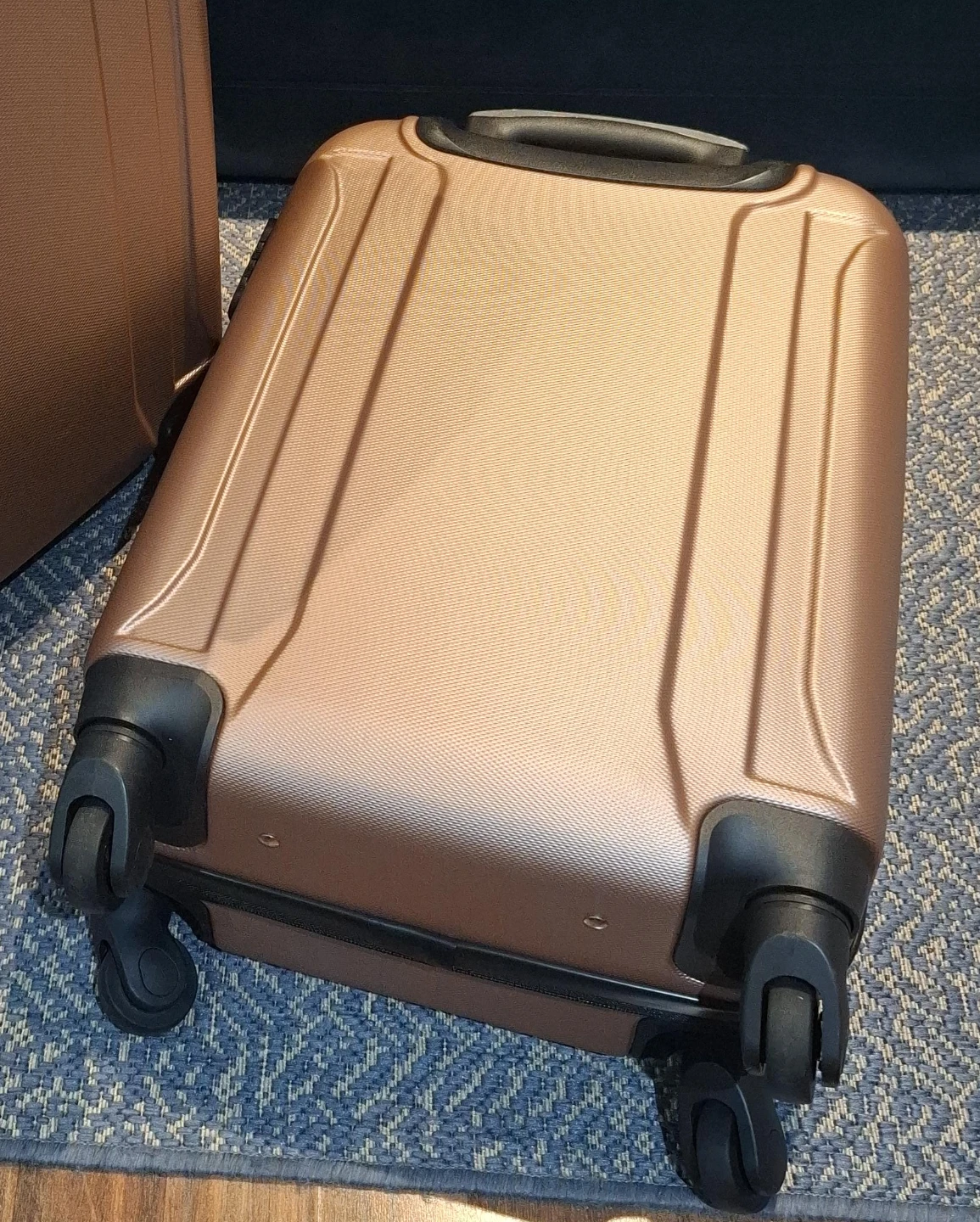 Bronze Hardside Luggage Set (2 pieces)
