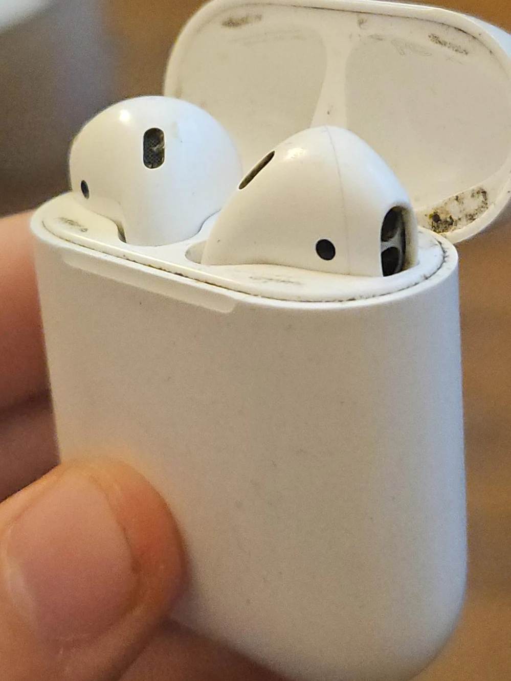 Apple AirPods with Charging Case