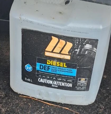 Motomaster Diesel Exhaust Fluid (DEF) 9.46 L