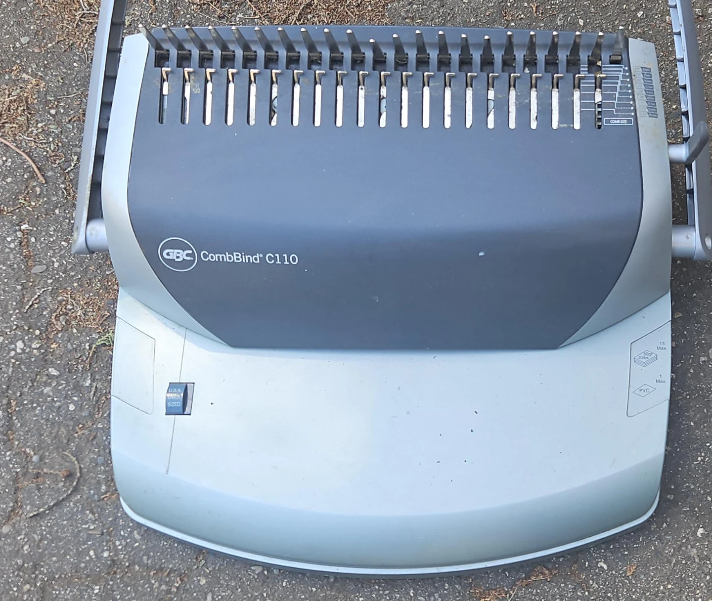GBC CombBind C110 Comb Binder