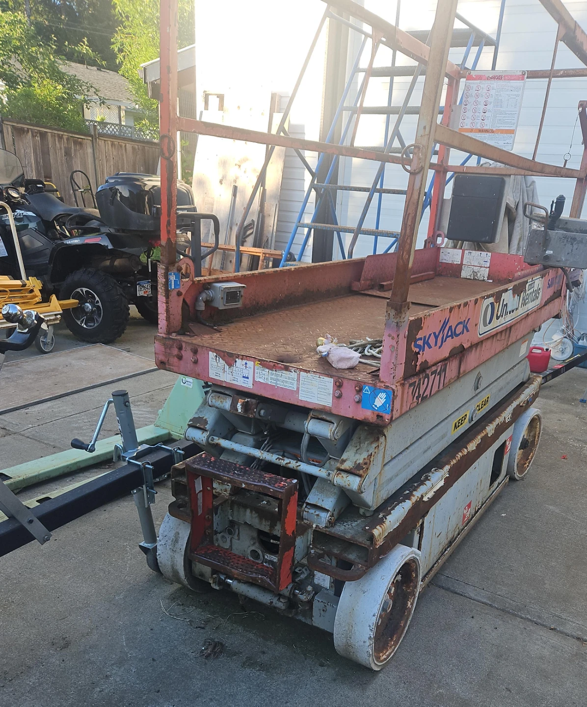 Skyjack Scissor Lift 3227