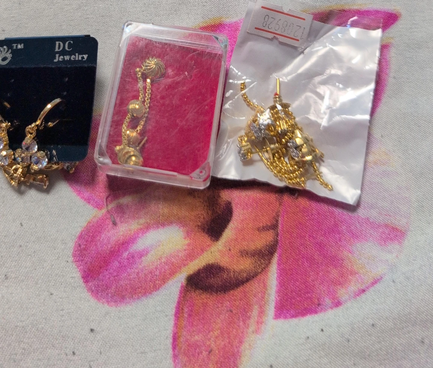 DC Jewelry Gold Tone  Earrings Set
