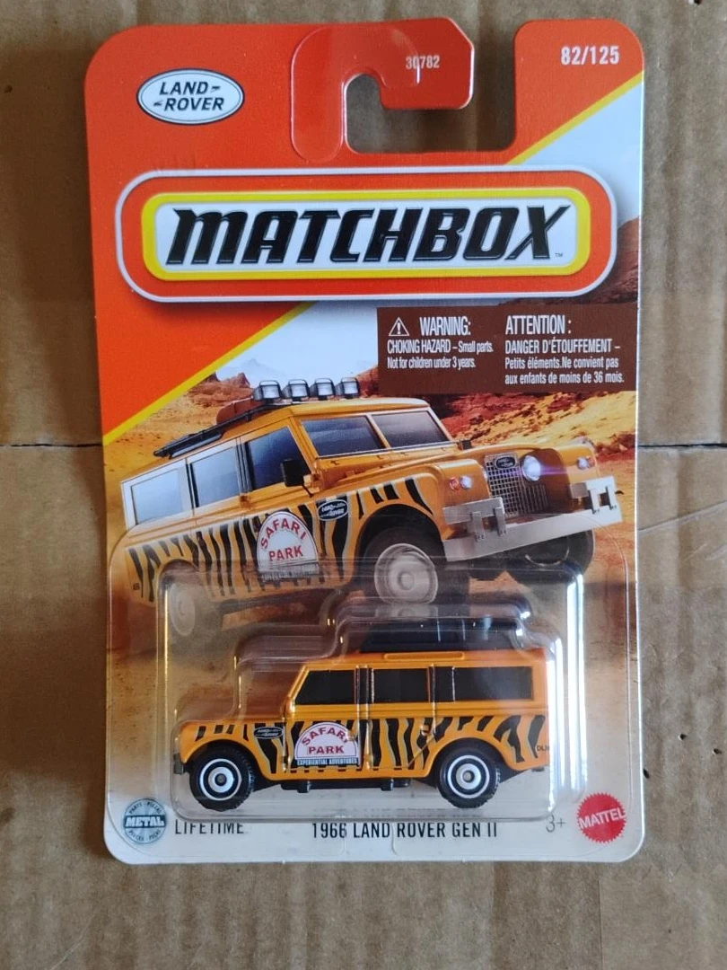 Matchbox 1966 Land Rover Gen II Safari Park Toy Car