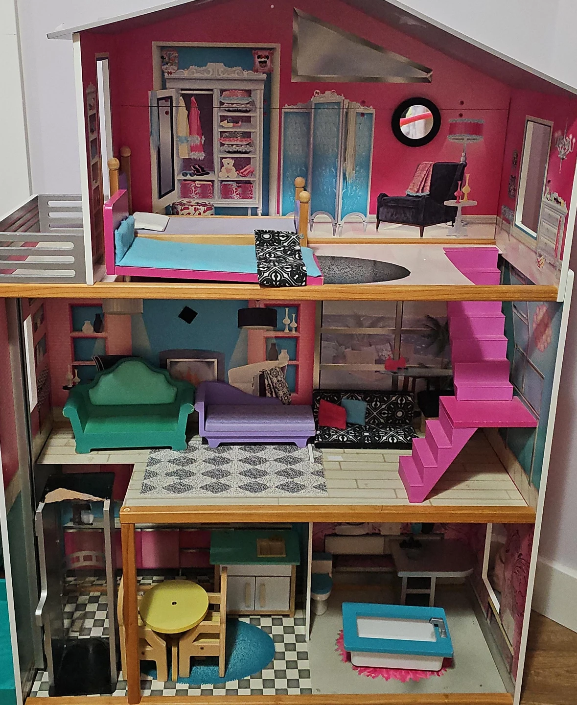 Dollhouse with Furniture