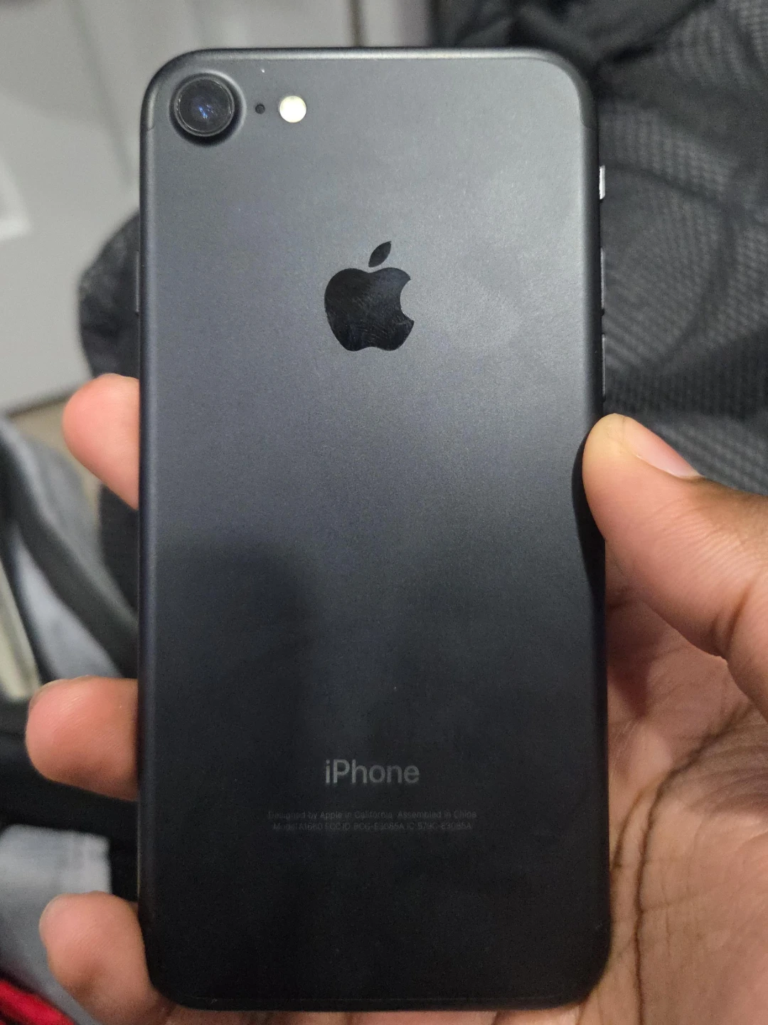 Apple iPhone 7 - Black